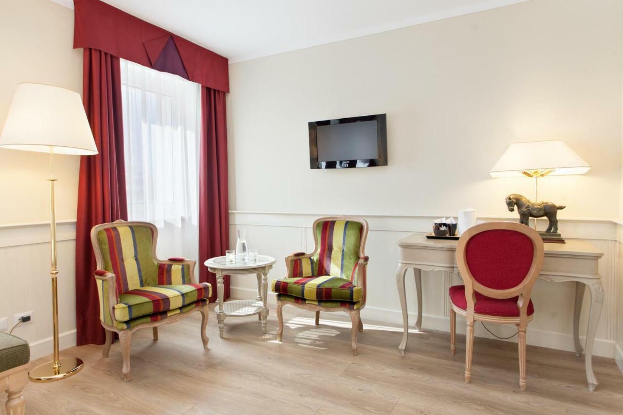 Hotel Leon D'Oro 로베레토 외부 사진
