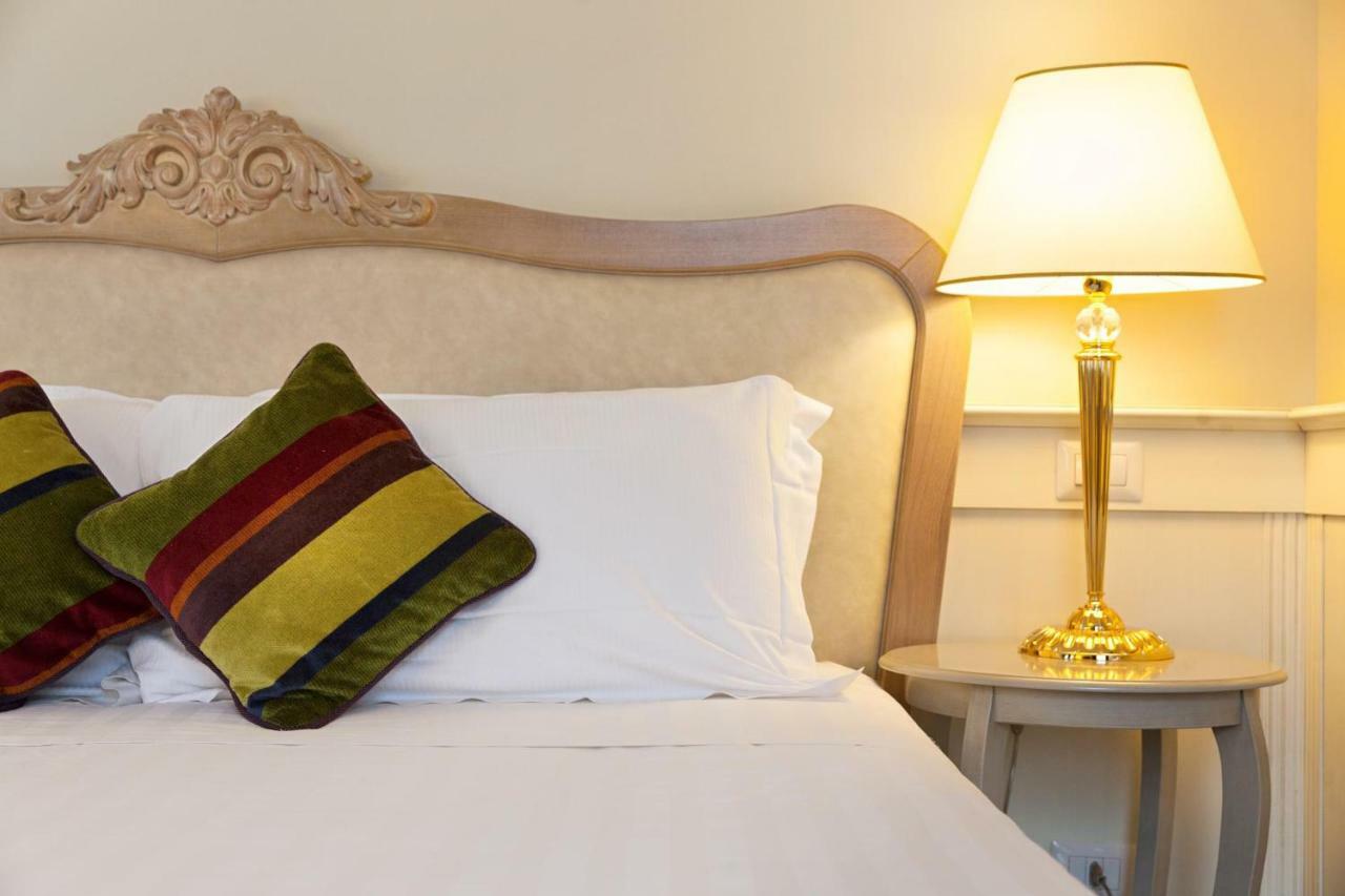 Hotel Leon D'Oro 로베레토 외부 사진